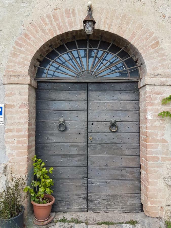 הוילה קולוואלנצה La Dimora Nel Castello מראה חיצוני תמונה